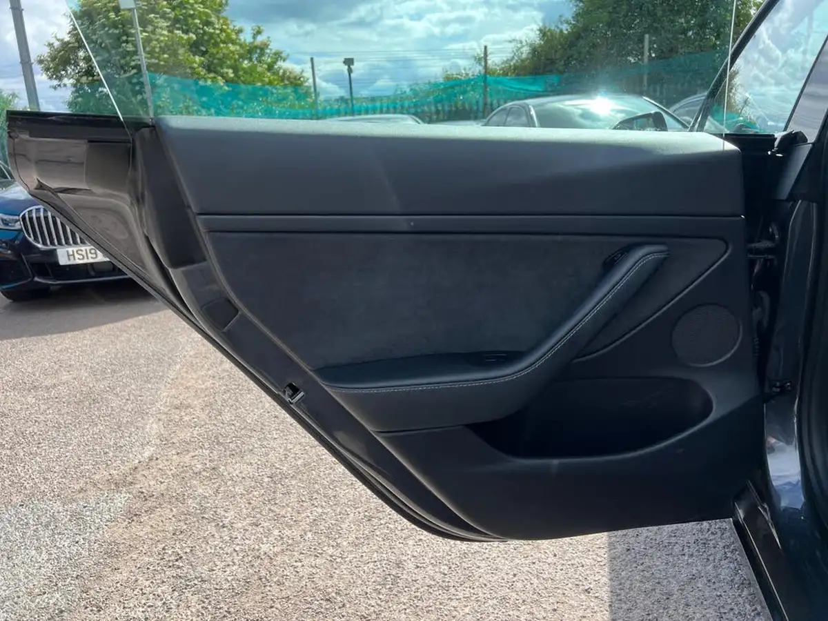 2021-tesla-model-3-e-long-range-4x4-big-30