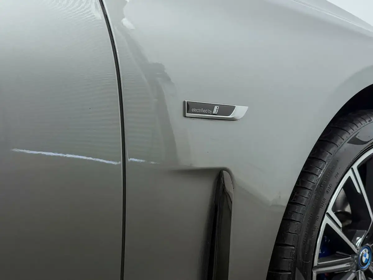 2021-bmw-7-series-30-745e-m-sport-big-16