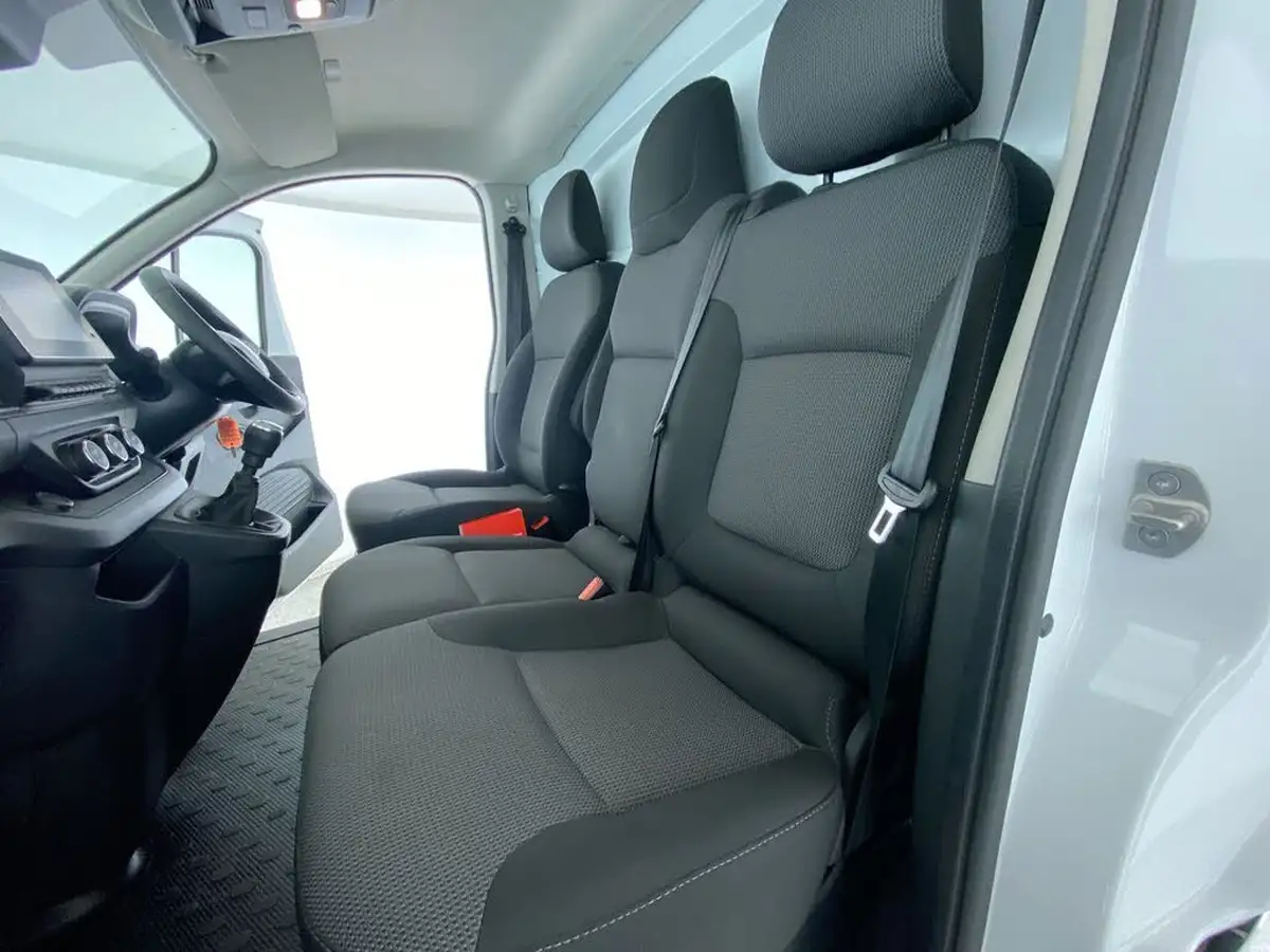 2023-renault-trafic-20dci-ll30-130-business-panel-big-29