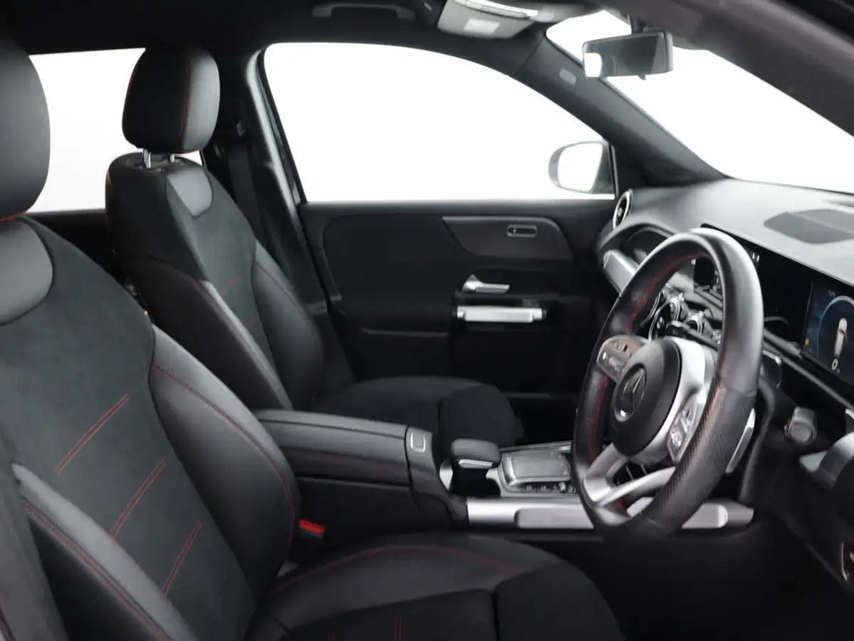 2021-mercedes-benz-glb-class-13-glb200-amg-line-7g-tronic-big-36
