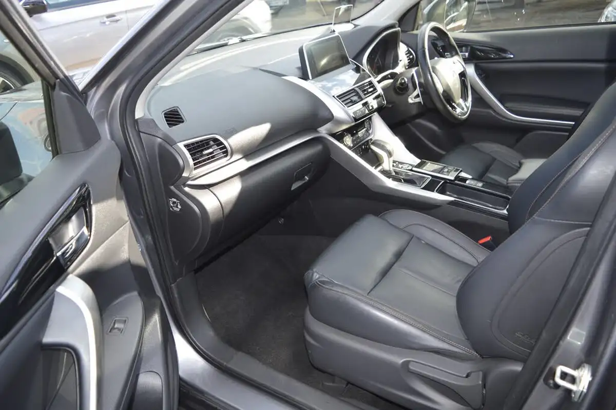 2018-mitsubishi-eclipse-cross-15-4-auto-big-10