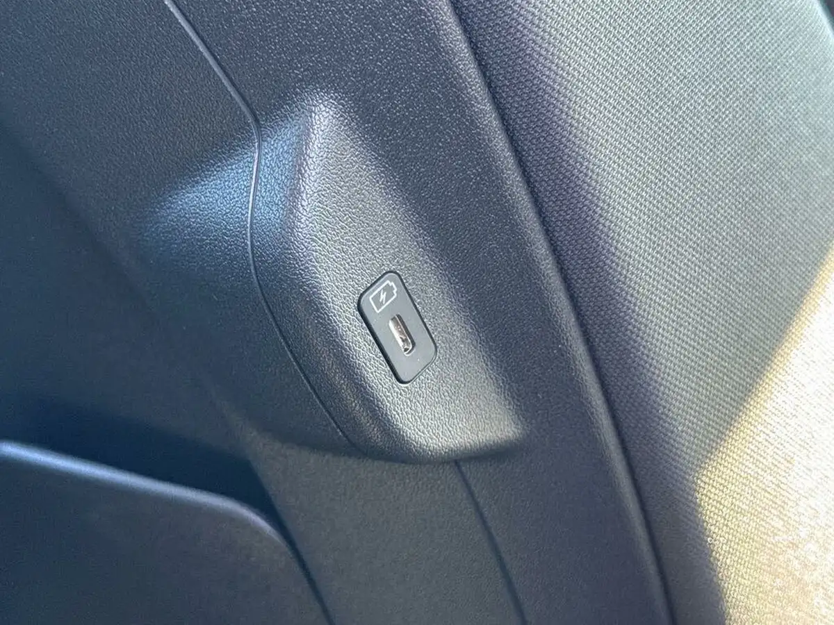 2024-kia-niro-ev-e-2-big-25