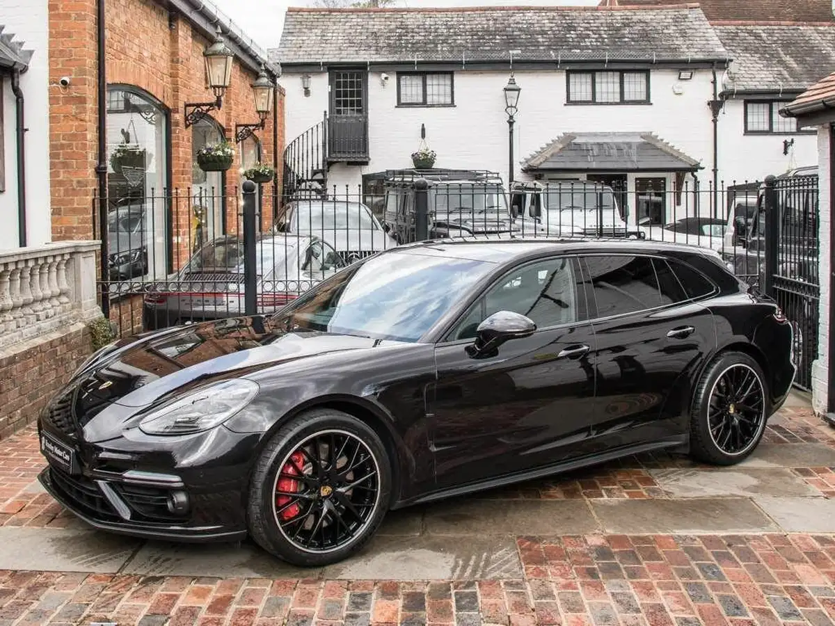 2020-porsche-panamera-40-v8-turbo-sport-turismo-big-2