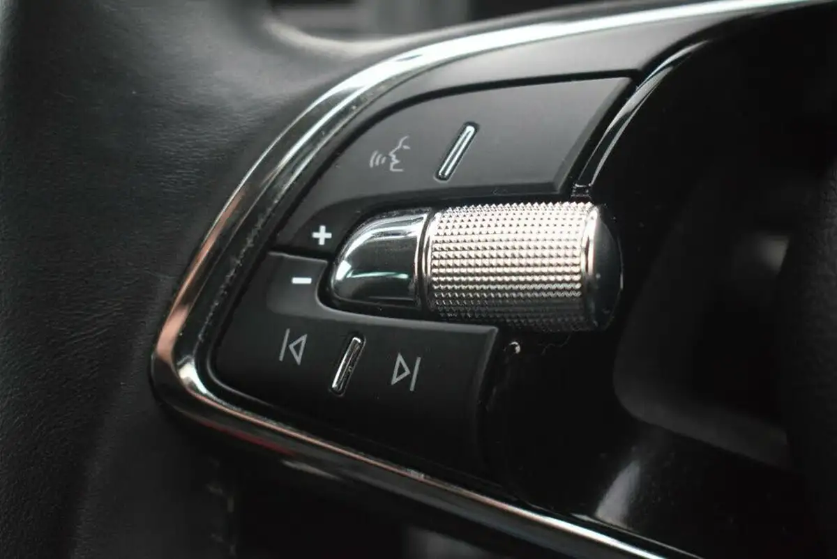 2021-skoda-karoq-15-tsi-se-technology-big-21