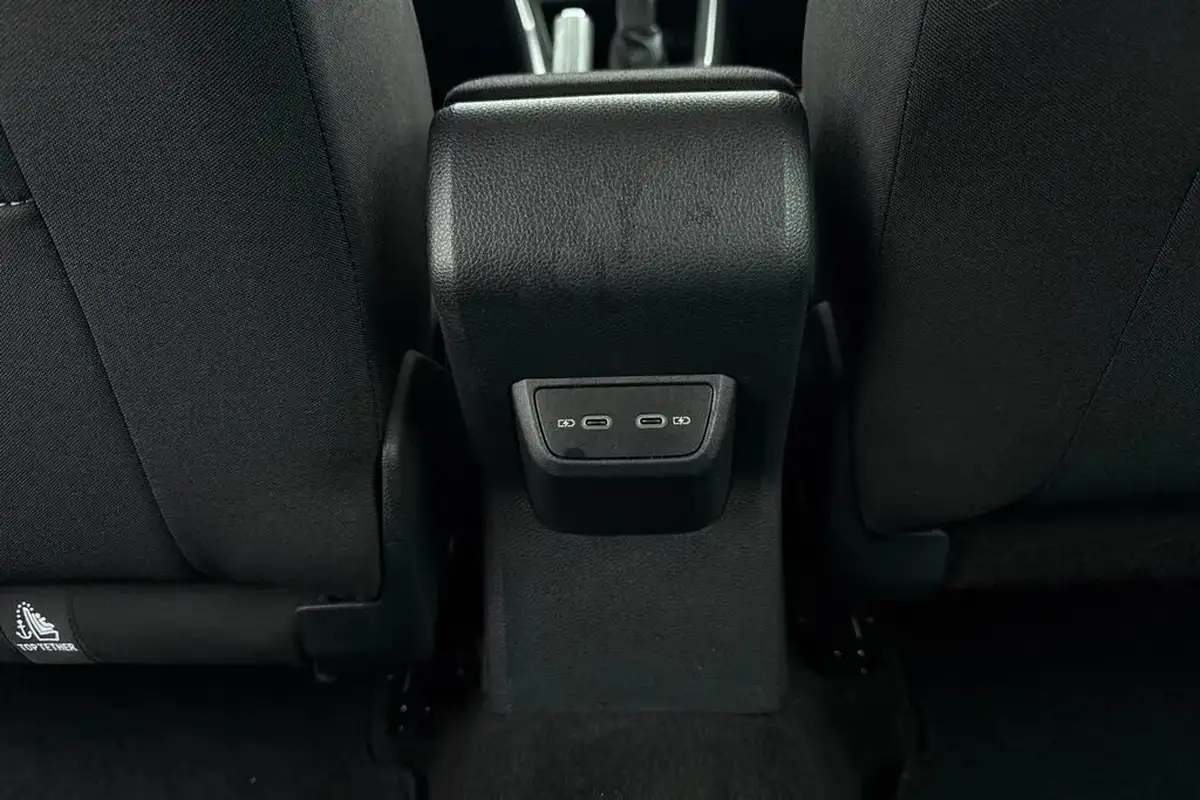 2022-volkswagen-polo-10-life-big-28