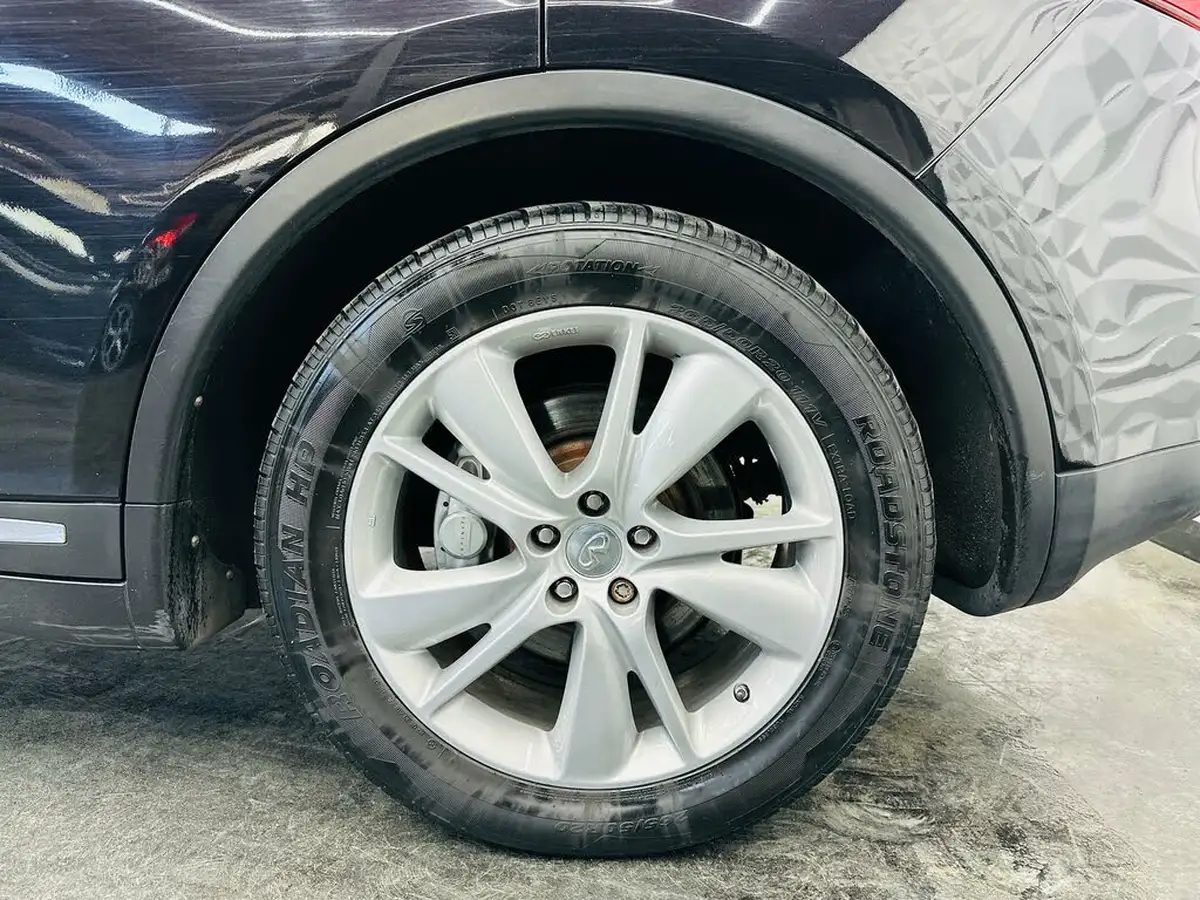 2014-infiniti-qx70-30td-gt-big-51