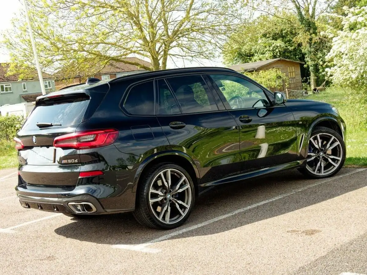 2020-bmw-x5-30td-m50d-big-8