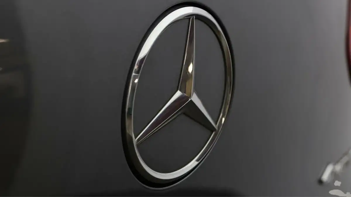 2018-mercedes-benz-glc-class-21d-glc220d-amg-line-ss-coupe-4d-big-19