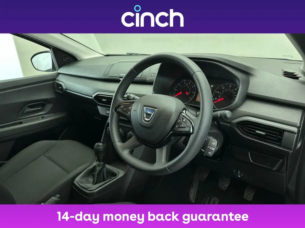 2022-dacia-sandero-10-sce-essential-big-11