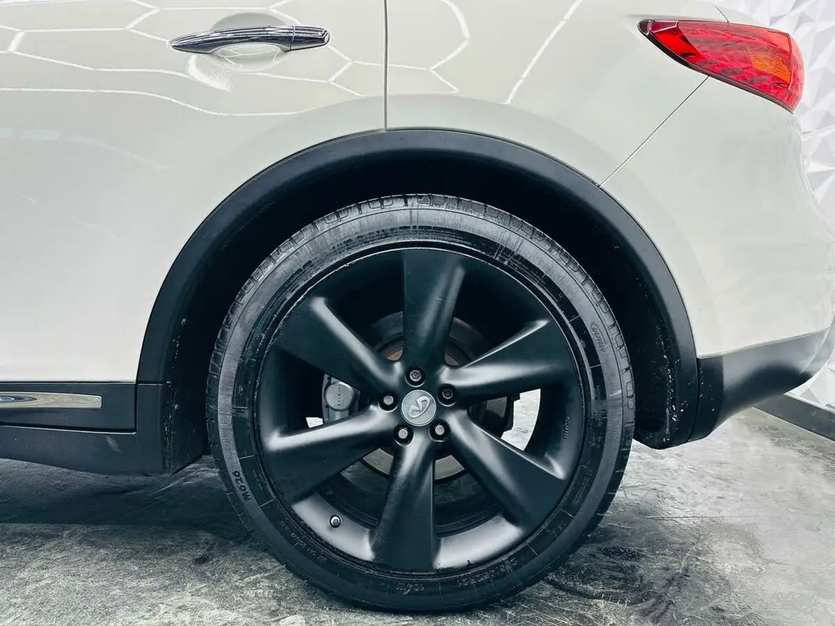 2011-infiniti-fx-30td-gt-big-13