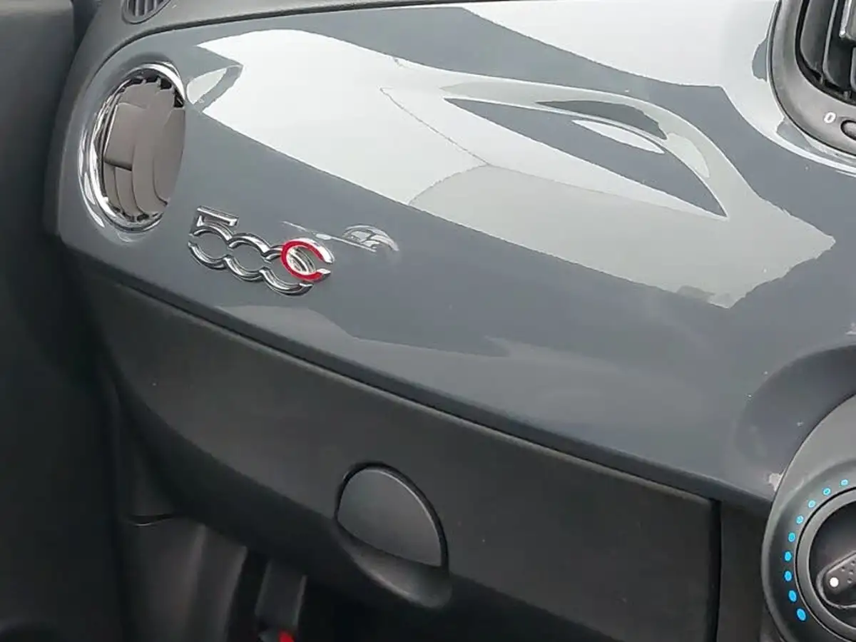 2021-fiat-500c-10-dolcevita-big-17
