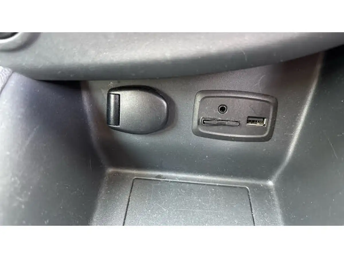 2016-renault-clio-12-tce-dynamique-s-nav-big-21