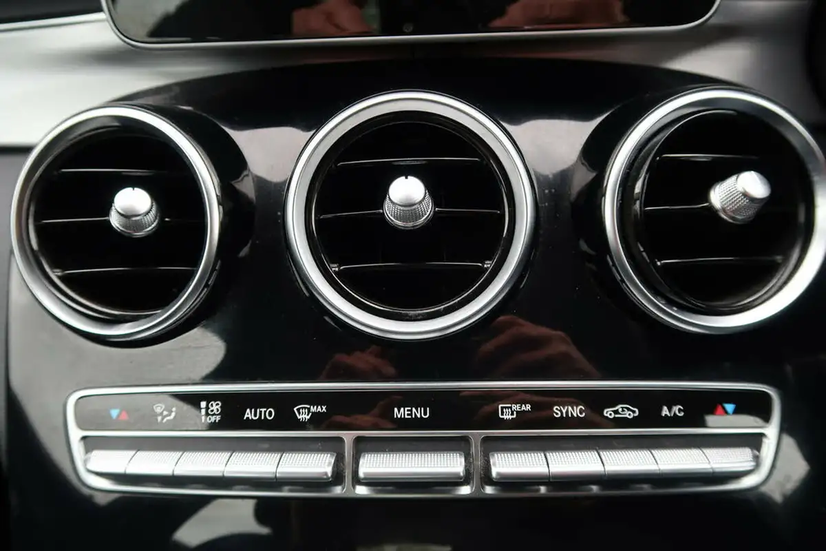2015-mercedes-benz-c-class-21cdi-c220-sport-ss-saloon-4d-7g-tronic-plus-big-36