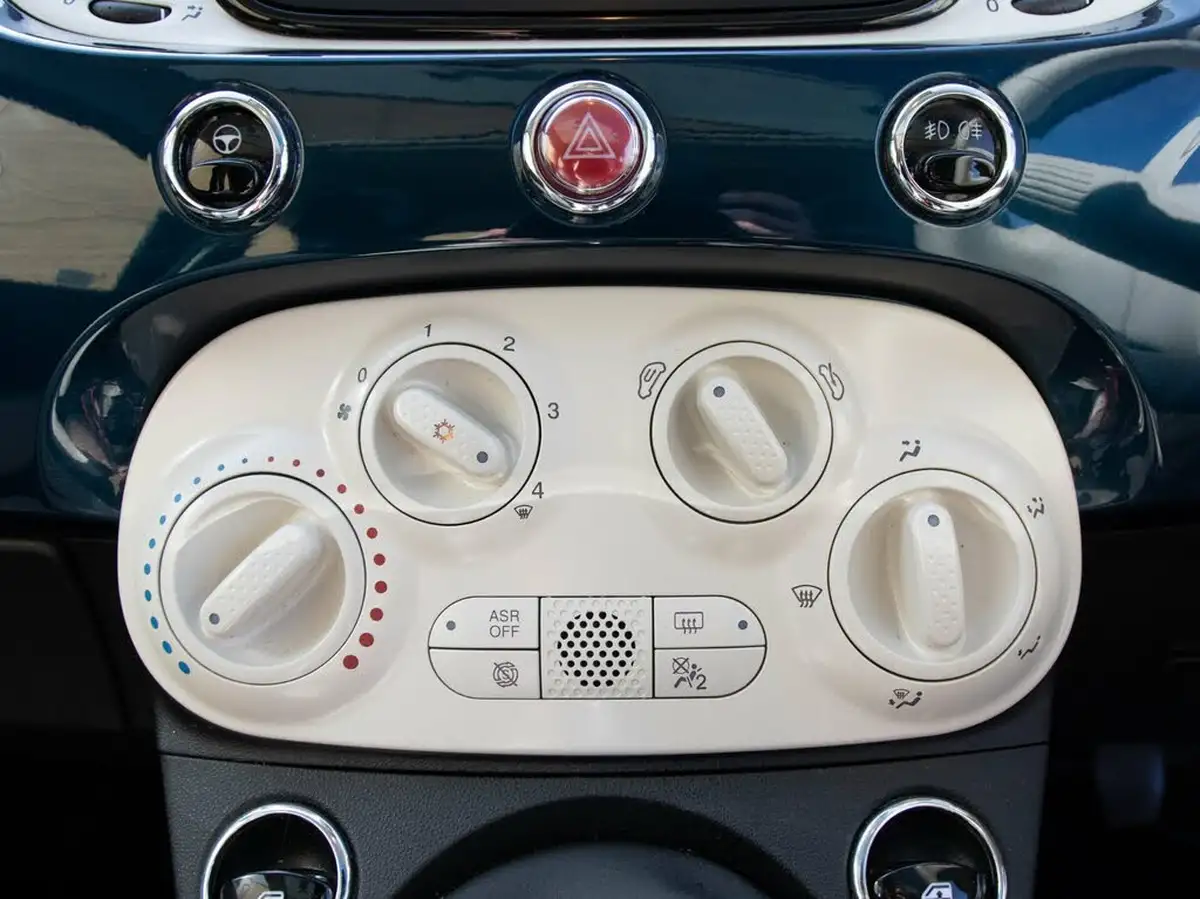 2021-fiat-500-10-dolcevita-big-31