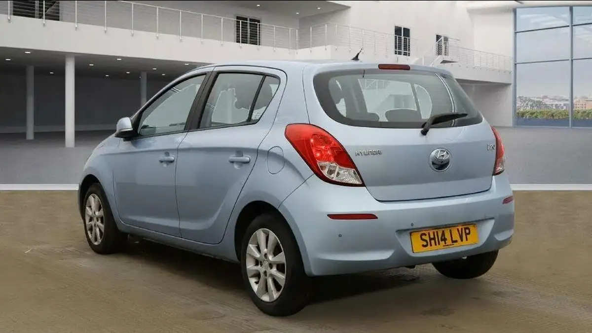 2014-hyundai-i20-12-style-big-2