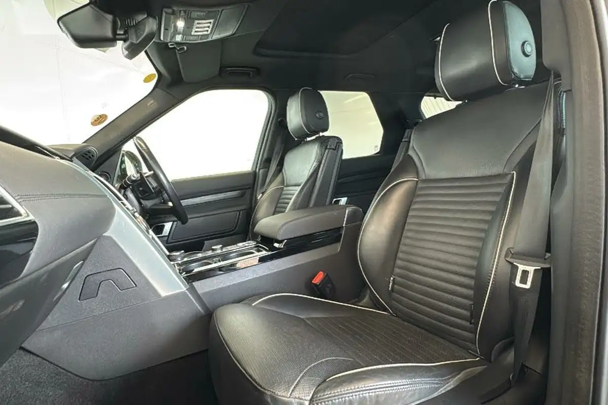 2019-land-rover-discovery-30-sd6-hse-big-12