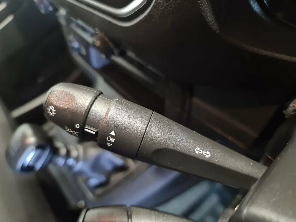 2023-peugeot-expert-15-bluehdi-professional-premium-standard-1000-big-33