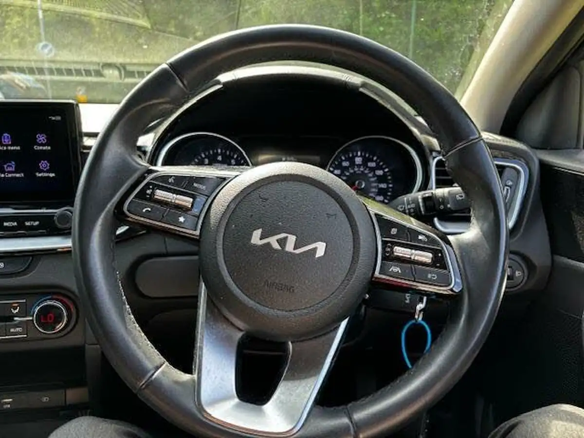 2022-kia-ceed-15-t-gdi-3-hatchback-big-14