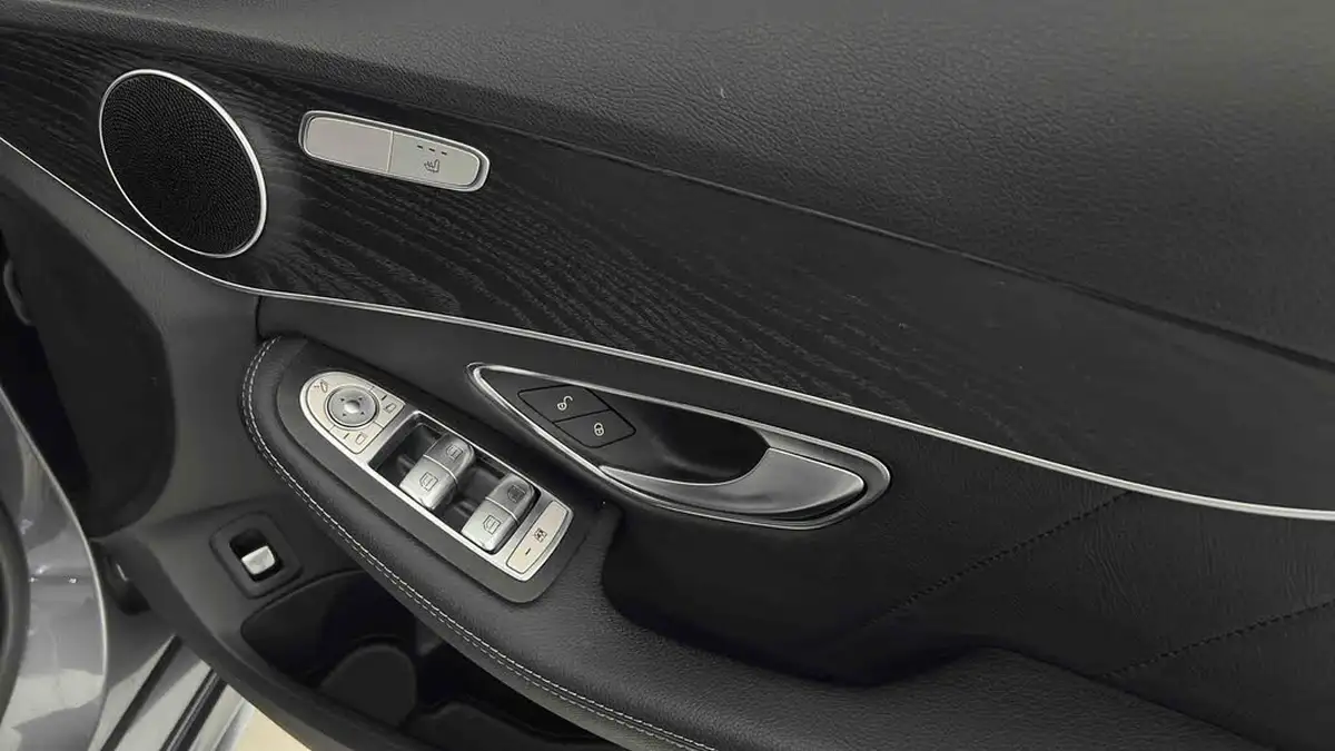 2020-mercedes-benz-c-class-16d-c200d-amg-line-edition-premium-saloon-4d-9g-tronic-plus-big-29
