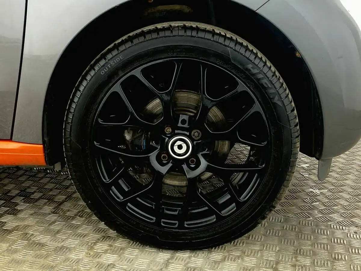 2015-smart-forfour-09-edition-1-big-8