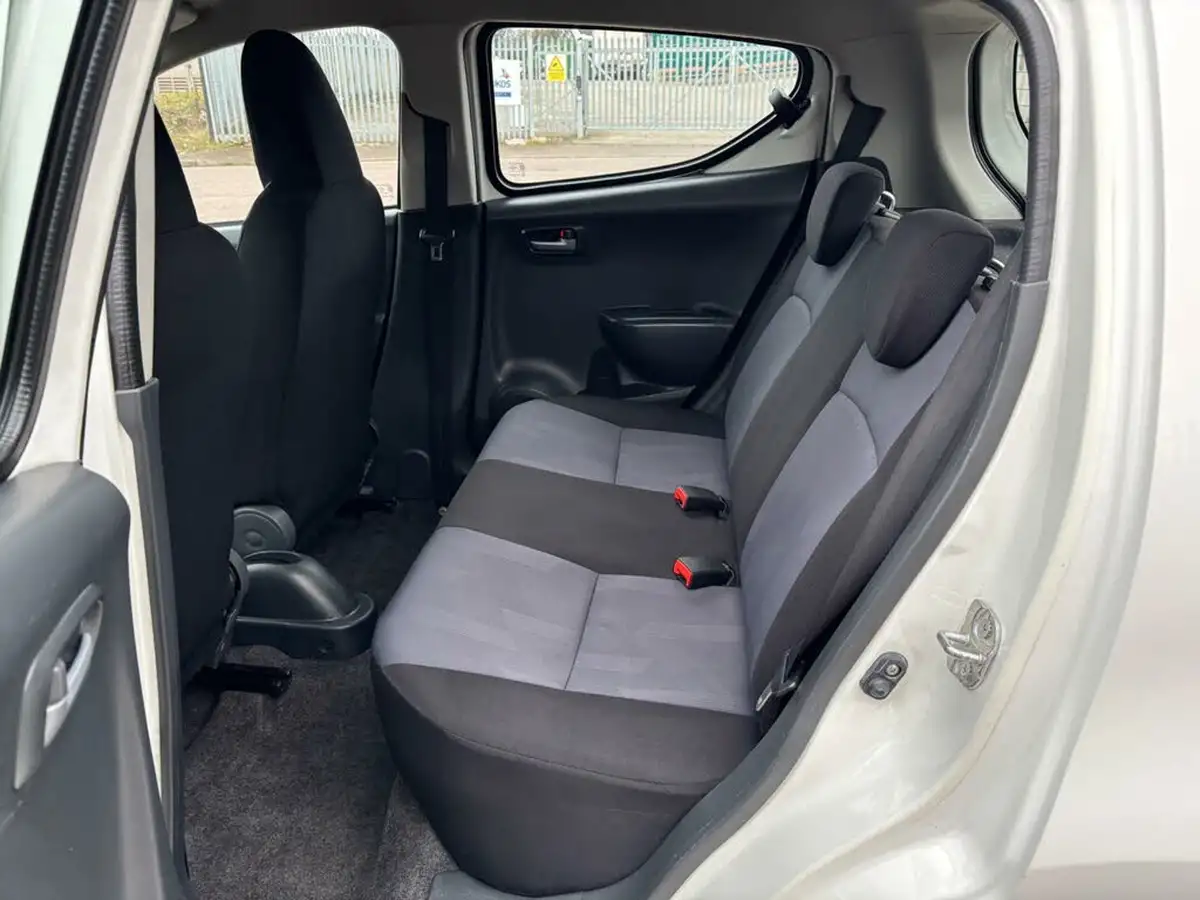 2014-suzuki-alto-10-sz-big-21