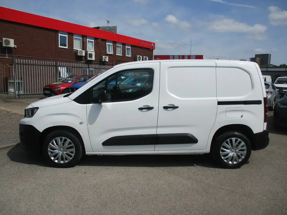 2020-peugeot-partner-15-bluehdi-1000-professional-100ps-eu6dt-panel-big-7