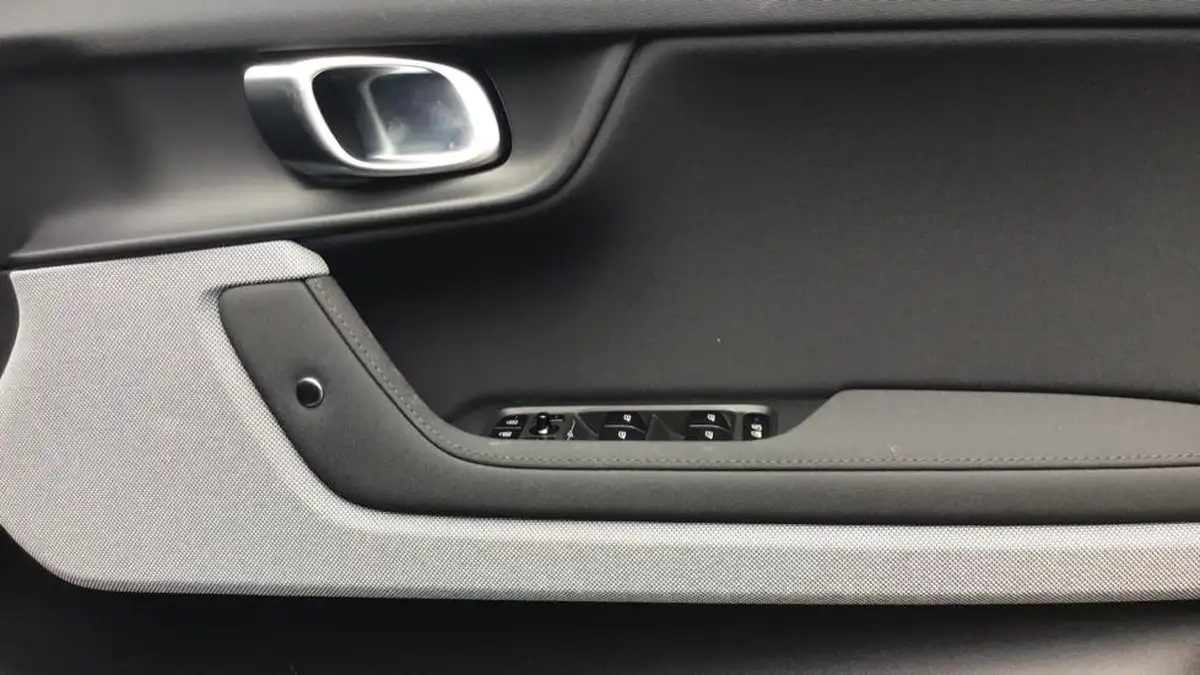 2023-polestar-polestar-2-big-14