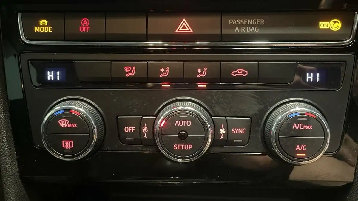 2018-seat-leon-14-tsi-fr-technology-hatchback-5d-big-26