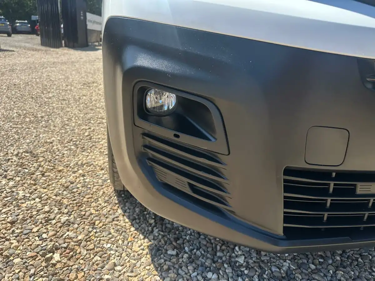 2021-peugeot-partner-15-bluehdi-1000-professional-100ps-eu6dt-panel-big-10