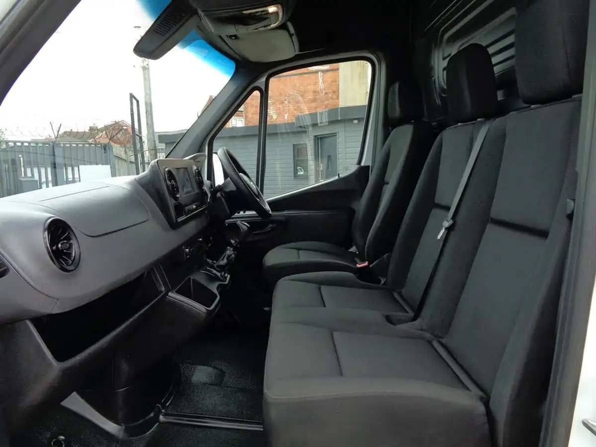 2019-mercedes-benz-sprinter-21cdi-314-l1h1-143pseu6c-panel-van-big-13