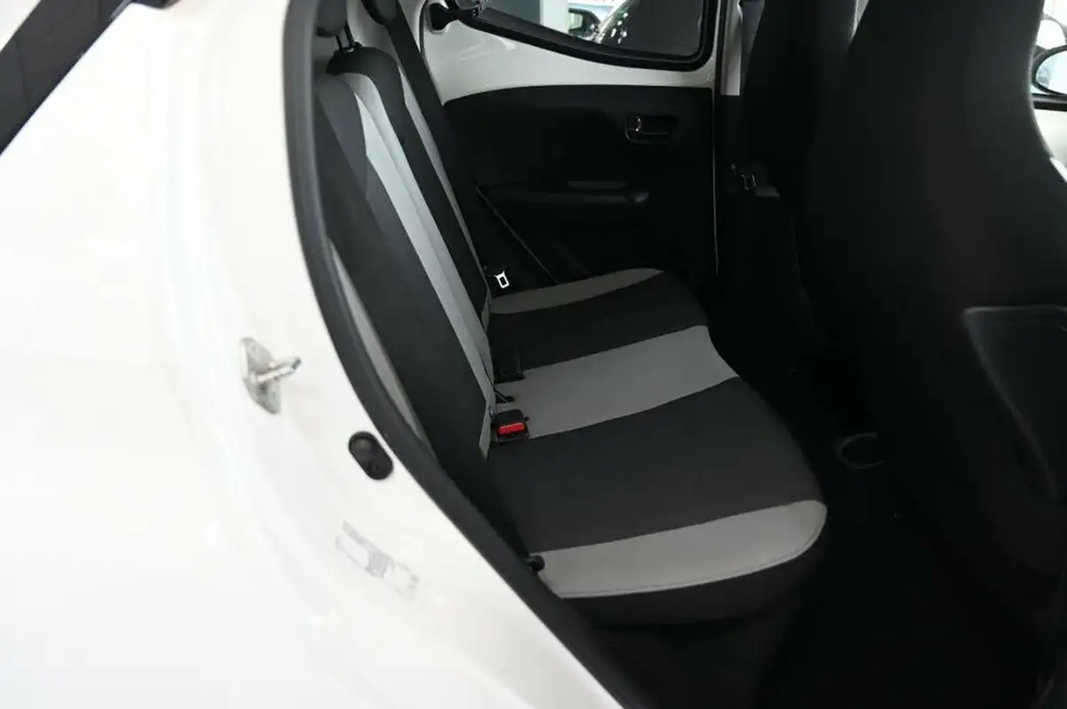 2017-toyota-aygo-10-vvt-i-x-press-71bhp-big-17