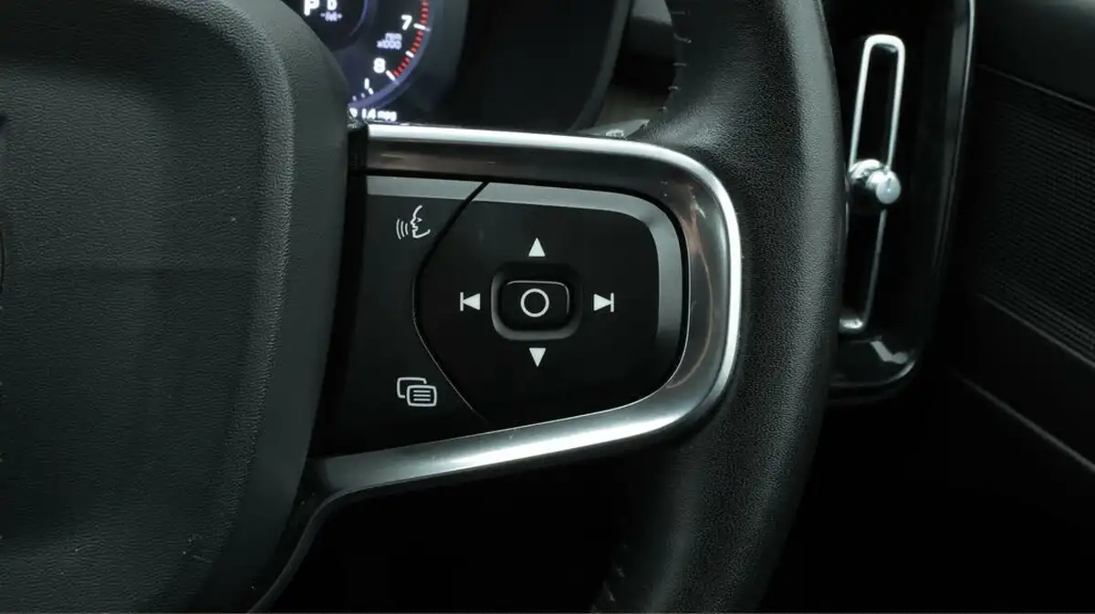 2020-volvo-xc40-15-t3-inscription-geartronic-big-25