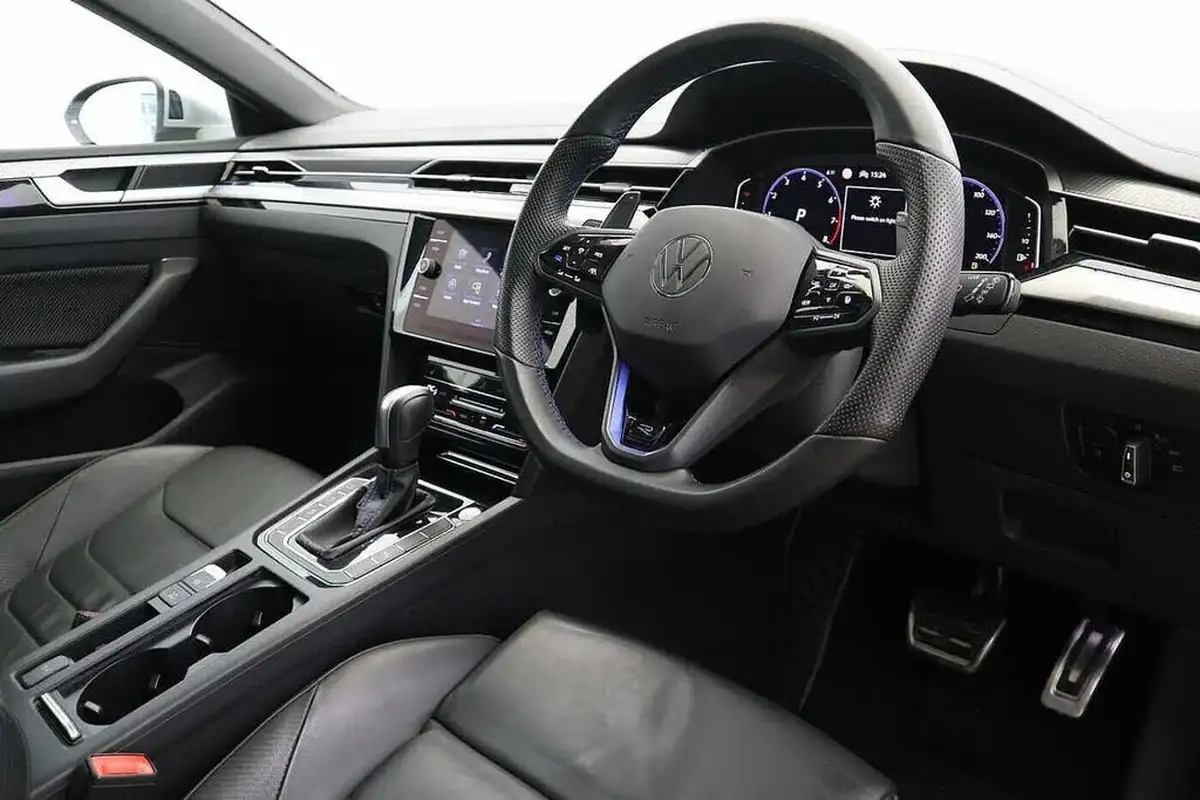 2024-volkswagen-arteon-20-tsi-r-shooting-brake-big-5