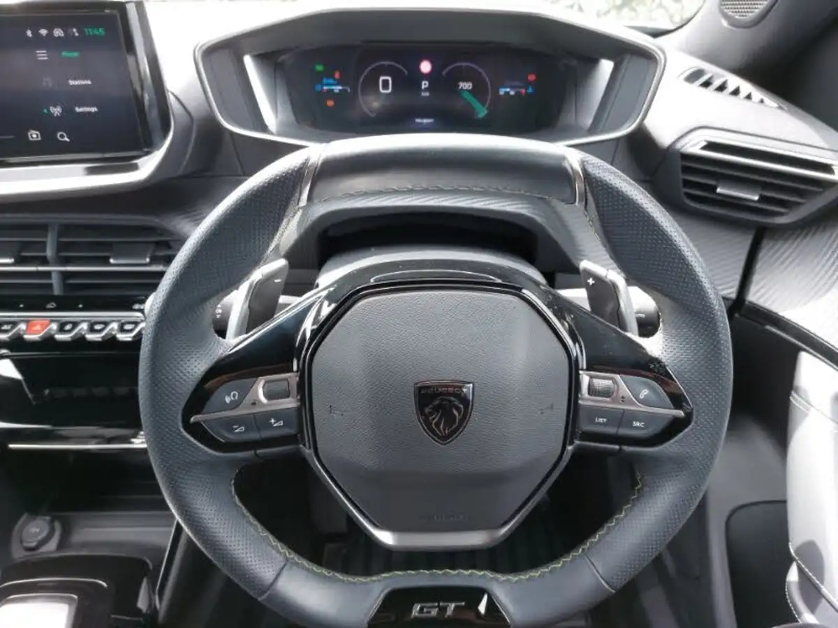 2023-peugeot-2008-suv-big-16