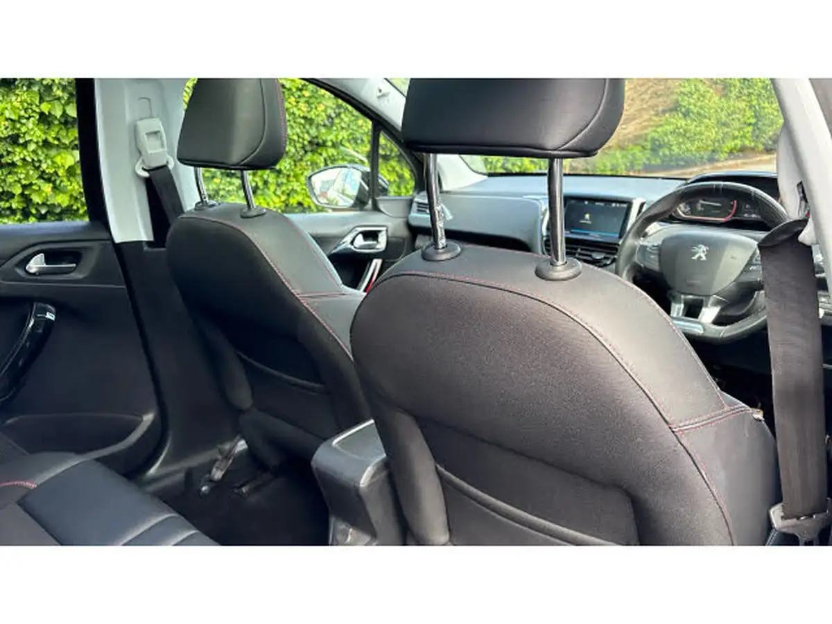 2019-peugeot-2008-suv-12-puretech-gt-line-130bhp-big-61