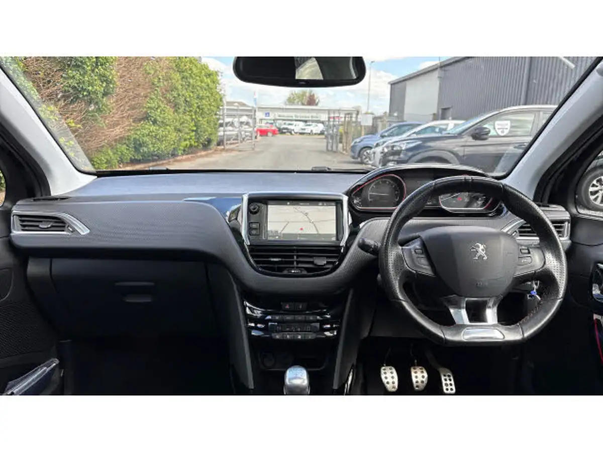 2019-peugeot-2008-suv-12-puretech-gt-line-130bhp-big-9