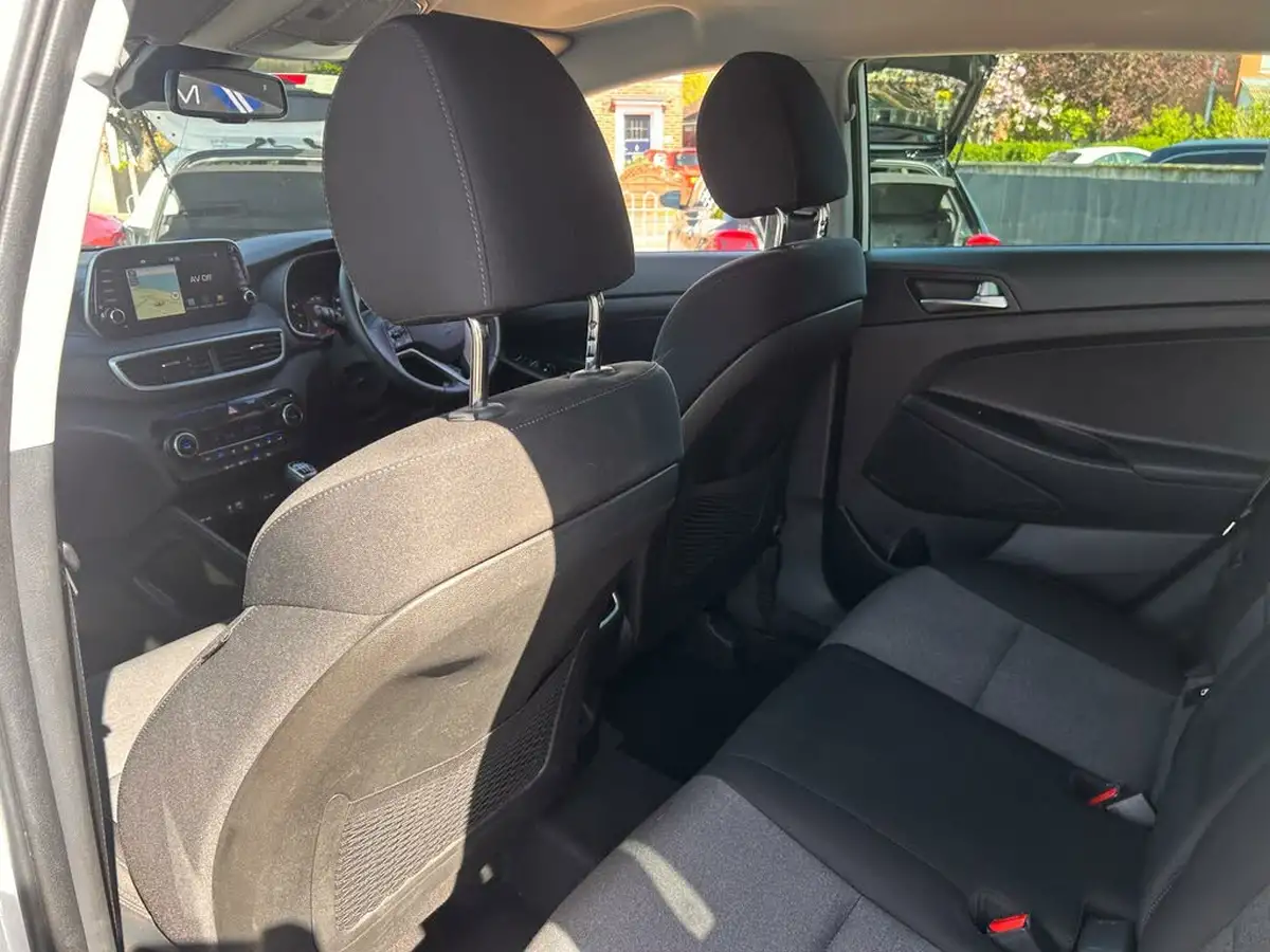2018-hyundai-tucson-16-gdi-se-nav-big-15