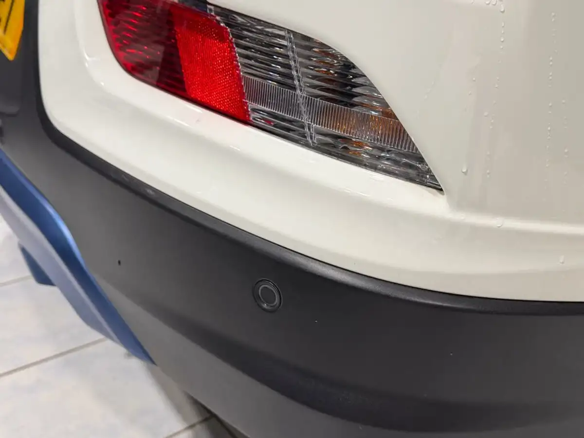 2022-kgm-ssangyong-korando-e-motion-e-ventura-big-8