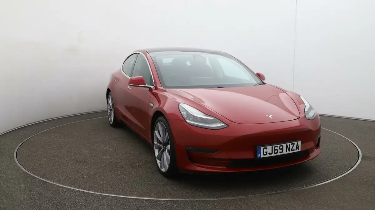 2019-tesla-model-3-e-4x4-performance-pack-big-41