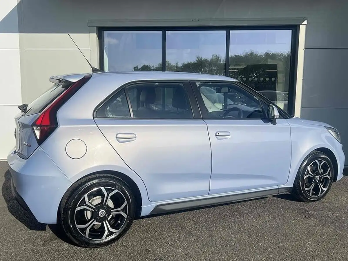 2022-mg-mg3-15-vti-tech-exclusive-nav-big-4