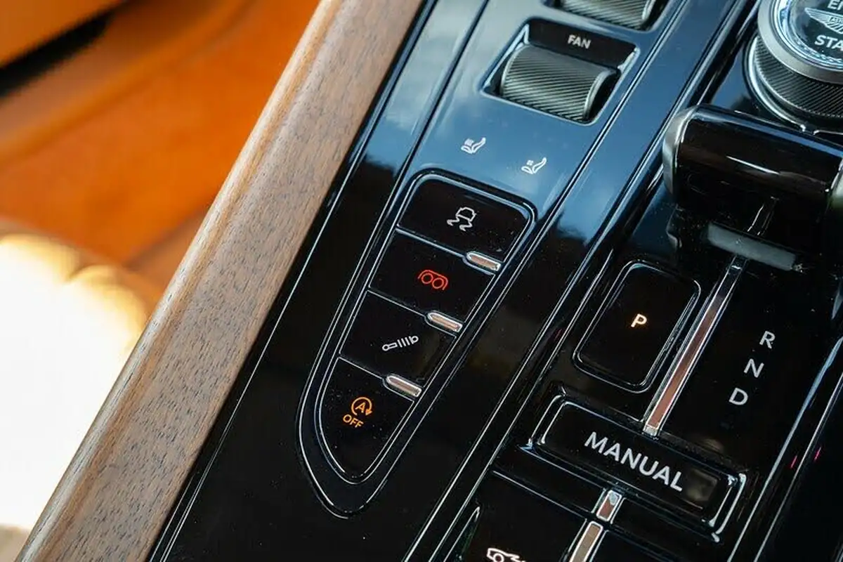 2024-aston-martin-db12-40-v8-auto-euro-6-ss-2dr-big-33