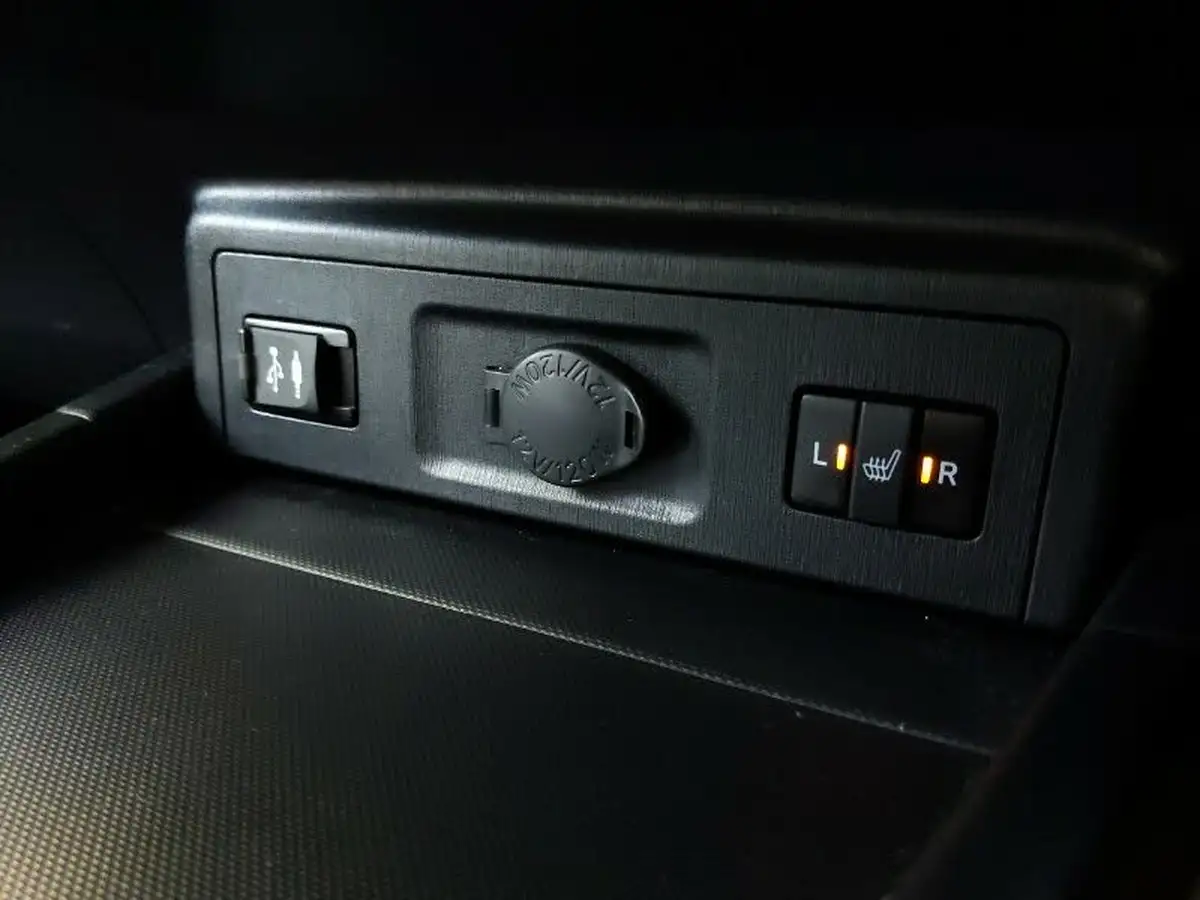 2020-toyota-prius-18-vvt-i-excel-big-13