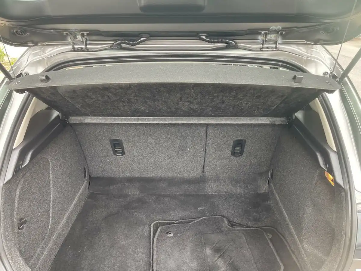 2010-mazda-mazda3-20-ts2-big-16