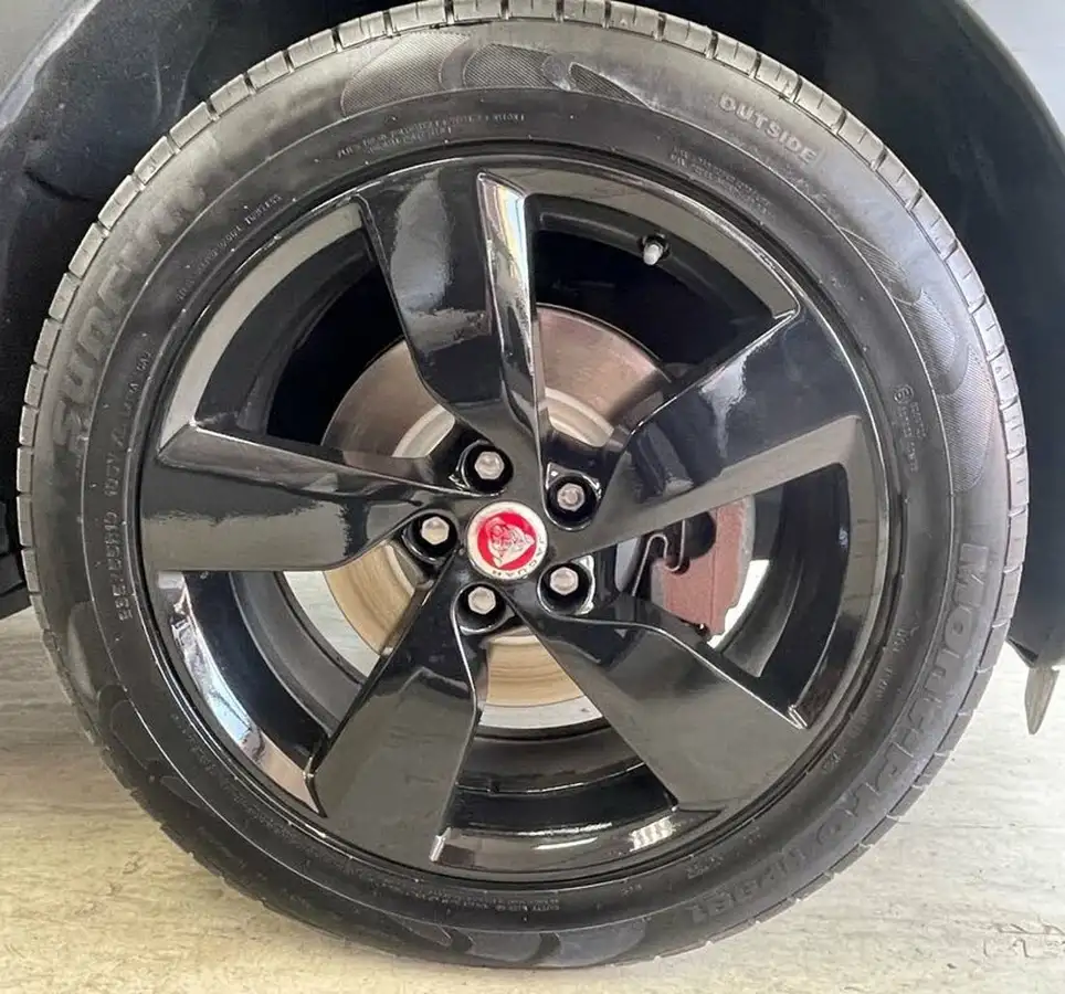 2019-jaguar-e-pace-20-i4d-r-dynamic-se-150ps-big-15