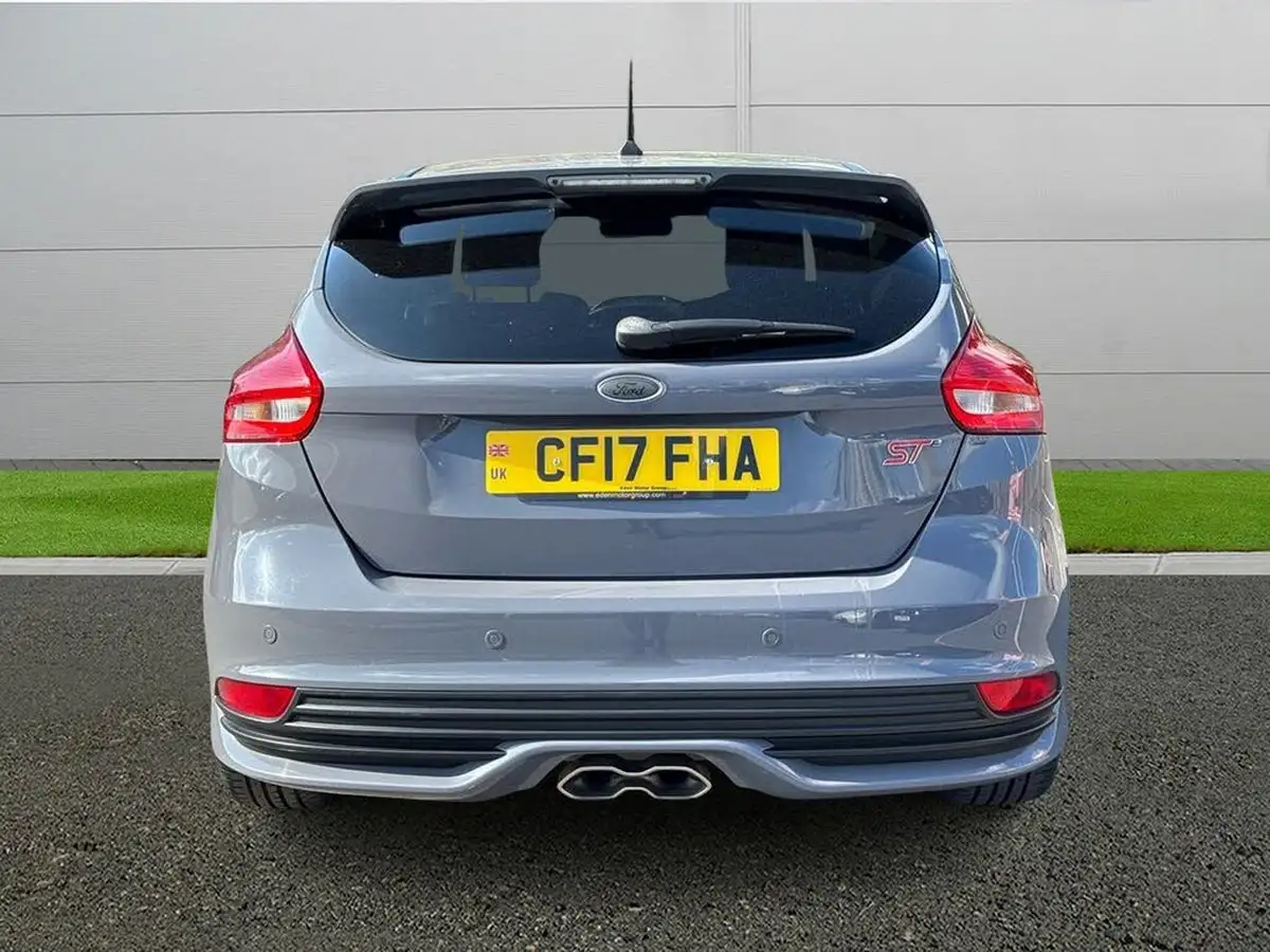 2017-ford-focus-20tdci-st3-hatchback-big-5