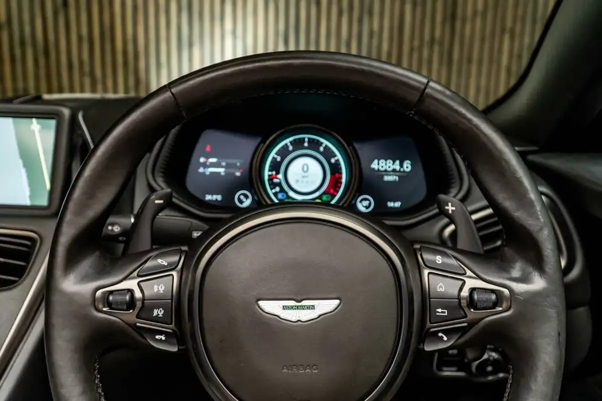 2020-aston-martin-db11-40-v8-503bhp-big-32