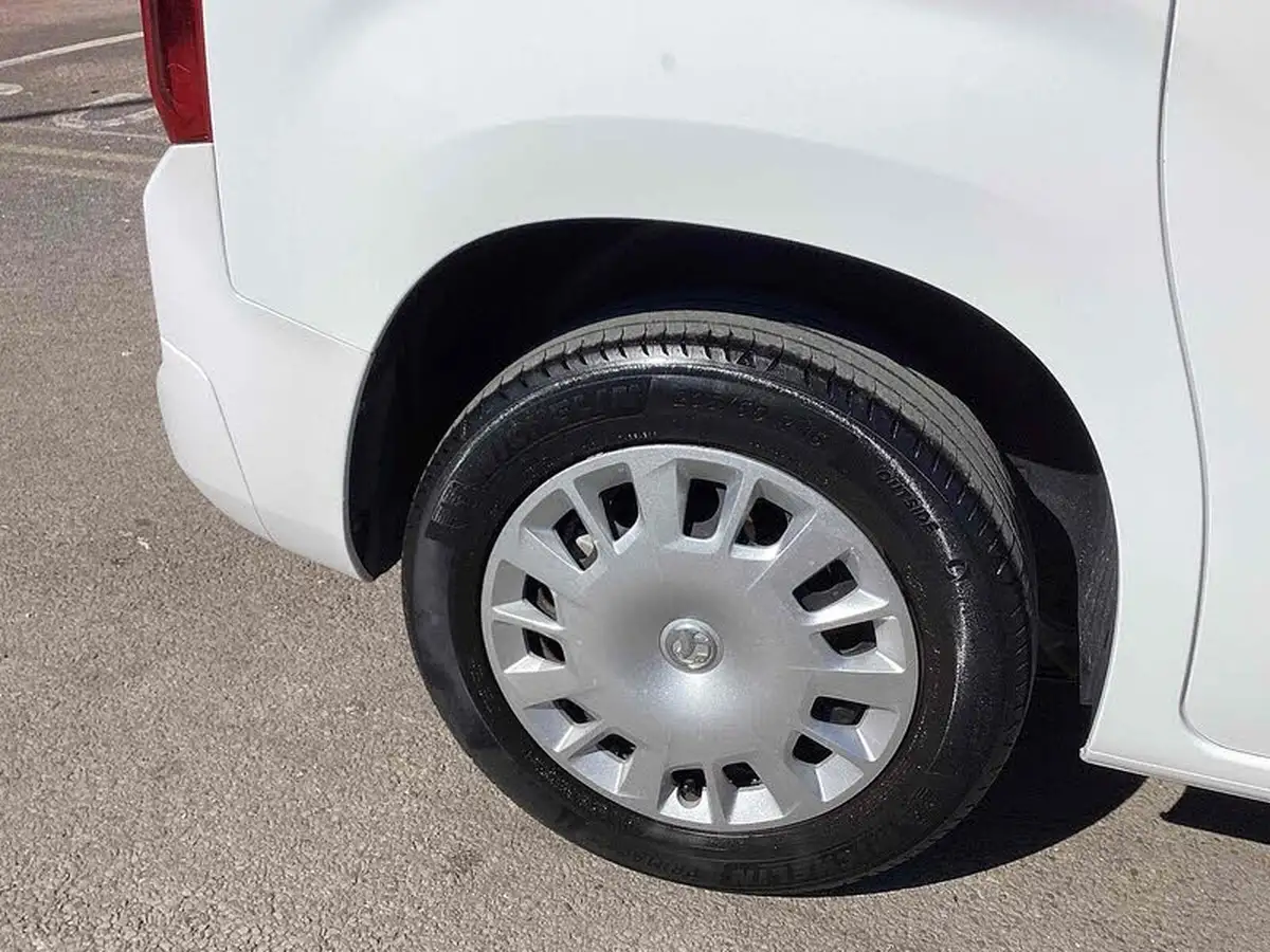 2021-vauxhall-combo-life-12i-edition-big-26