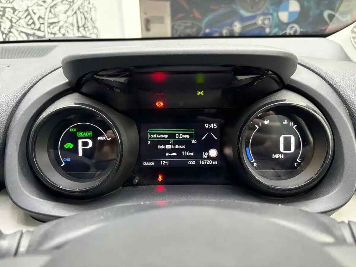 2021-toyota-yaris-15-vvt-i-excel-big-21