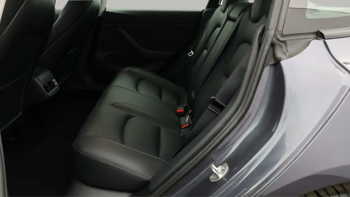 2021-tesla-model-3-e-long-range-awd-big-15