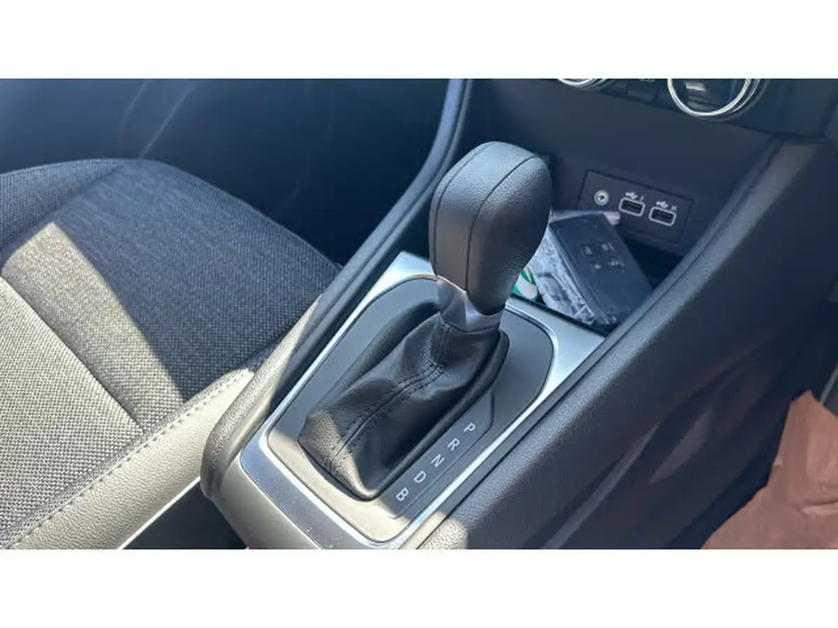 2024-renault-captur-16-techno-145ps-full-big-12